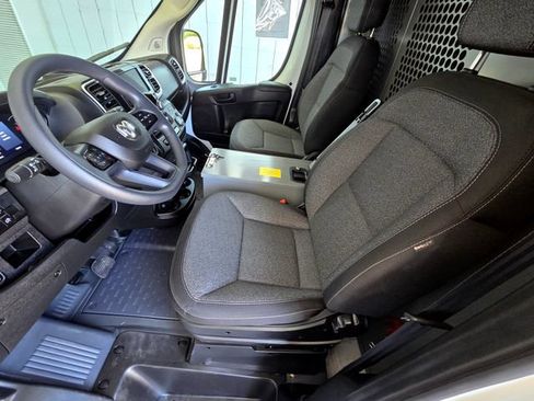 Used 2025 RAM ProMaster 2500 w/ Quick Order Package 22G SLT FWD image 13
