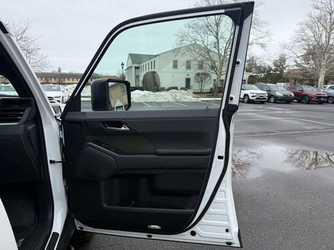 Used 2024 Lexus GX 550 image 32