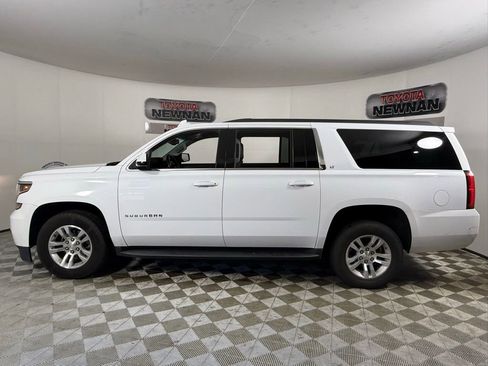 Used 2019 Chevrolet Suburban LT RWD image 4