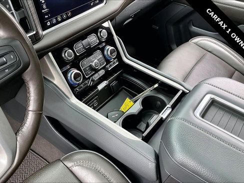 Used 2021 GMC Yukon Denali w/ Denali Premium Package image 17