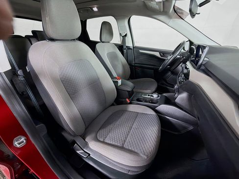 Used 2022 Ford Escape SE w/ SE Sport Appearance Package image 29