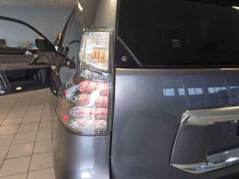 Used 2023 Lexus GX 460 Premium w/ Premium Plus Package AWD/4WD image 30