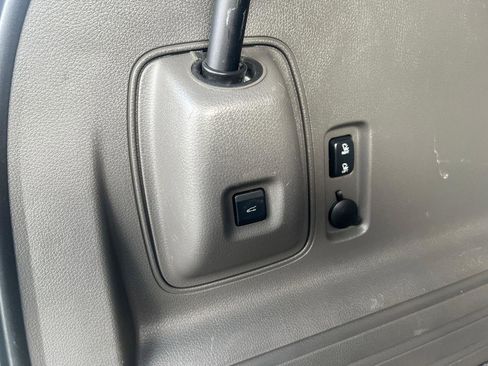 Used 2008 Lincoln MKX AWD image 9