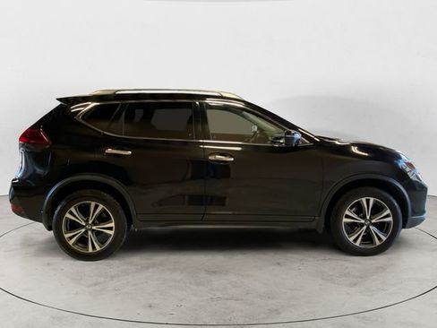 Used 2019 Nissan Rogue SV w/ Premium Package image 6