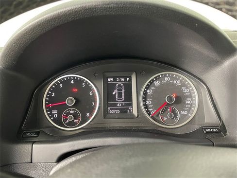 Used 2014 Volkswagen Tiguan S image 5