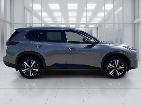 Certified 2024 Nissan Rogue SL w/ SL Premium Package FWD image 7