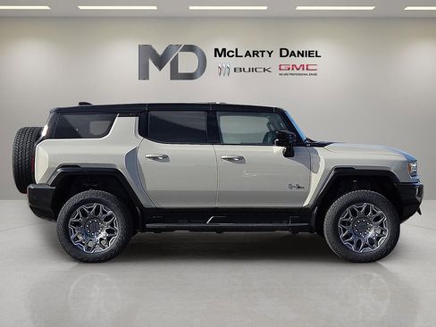 New 2026 GMC Hummer EV SUV image 6