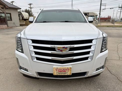 Used 2018 Cadillac Escalade Premium Luxury image 9