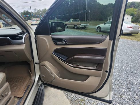 Used 2015 Chevrolet Suburban LT image 13