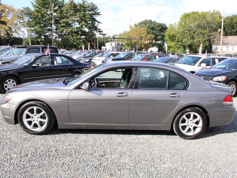Used 2008 BMW 750i w/ Sport Pkg image 10