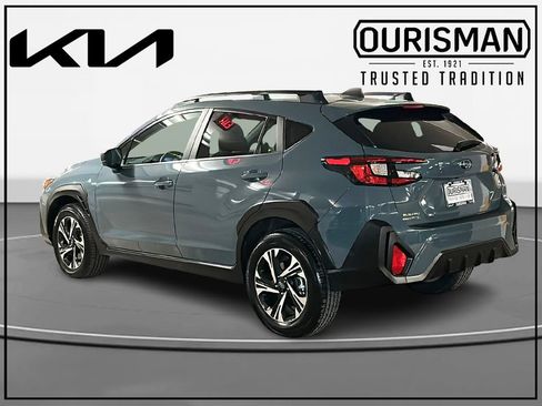 Used 2025 Subaru Crosstrek 2.0i Premium image 3