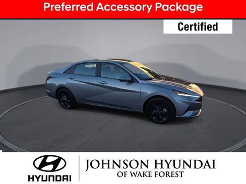 Certified 2023 Hyundai Elantra SEL w/ Preferred Accessory Package image 2
