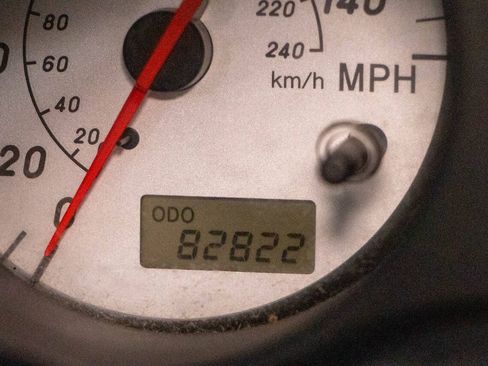 Used 2000 Toyota MR2 RWD image 12