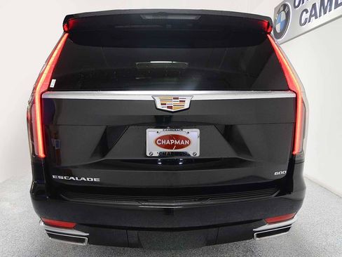Used 2021 Cadillac Escalade Premium Luxury image 4