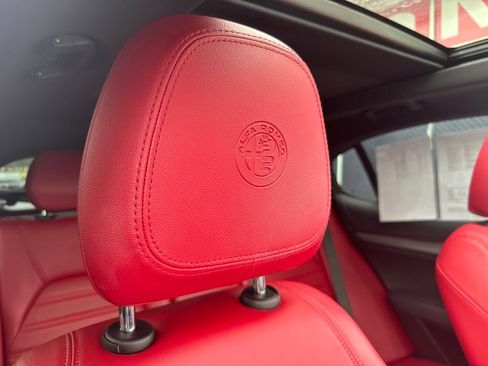 Used 2023 Alfa Romeo Stelvio Veloce AWD/4WD image 70