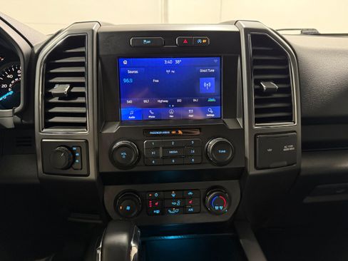 Used 2019 Ford F150 XLT w/ Equipment Group 302A Luxury image 10