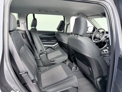 Used 2023 Jeep Grand Cherokee L Laredo image 23