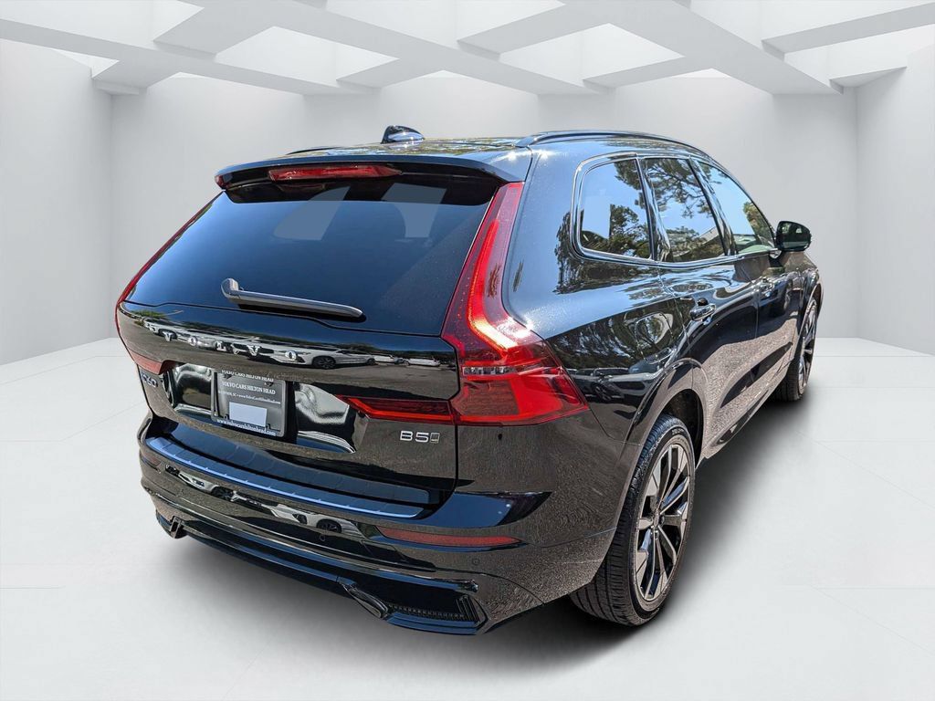Certified 2026 Volvo XC60 B5 Plus AWD/4WD image 3