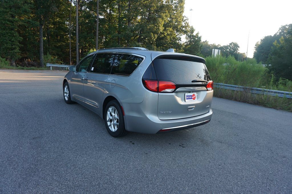 Used 2020 Chrysler Pacifica Limited FWD image 26