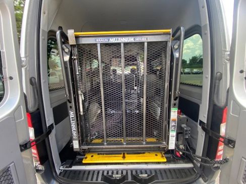 Used 2012 Mercedes-Benz Sprinter 2500 image 21