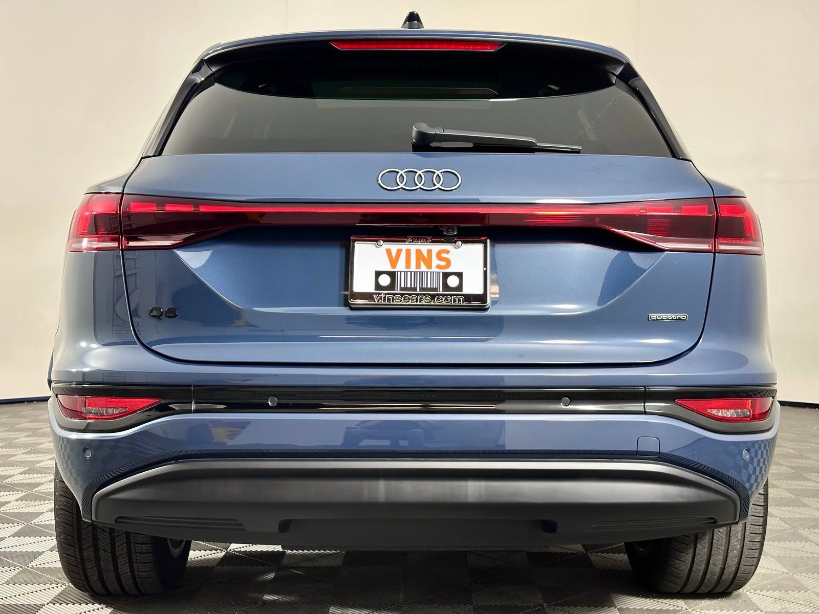 Used 2025 Audi Q6 e-tron Premium Plus w/ Premium Plus AWD/4WD image 29