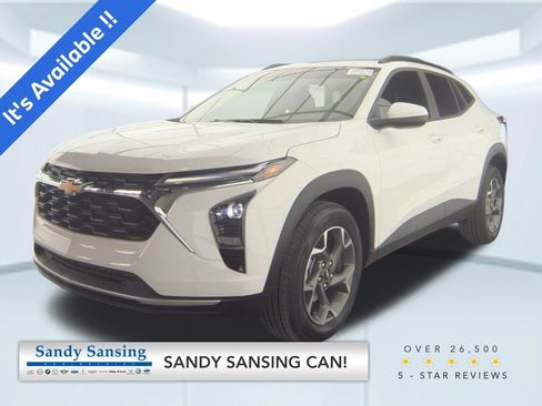 Used 2025 Chevrolet Trax LT w/ Driver Confidence Package image 1