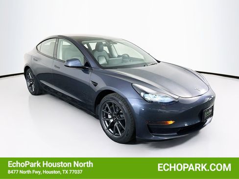 Used 2023 Tesla Model 3 Standard Range image 1