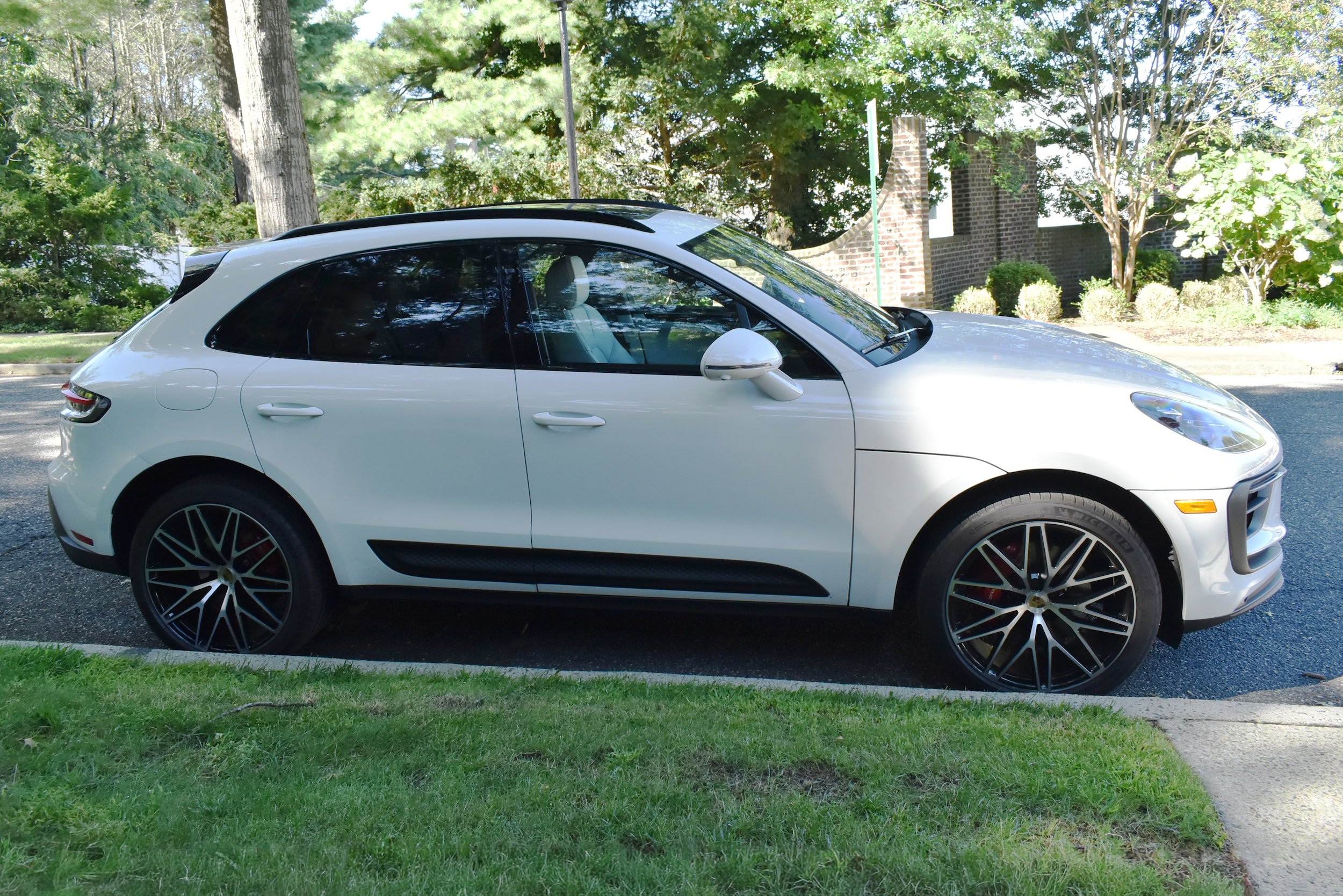 Used 2023 Porsche Macan S AWD/4WD image 9