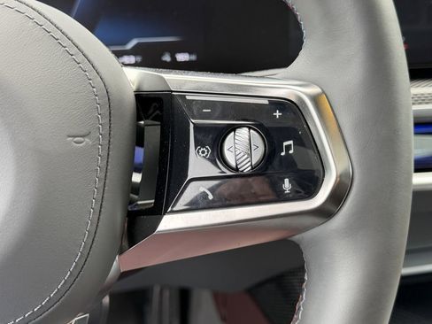 Used 2025 BMW i7 M70 image 25