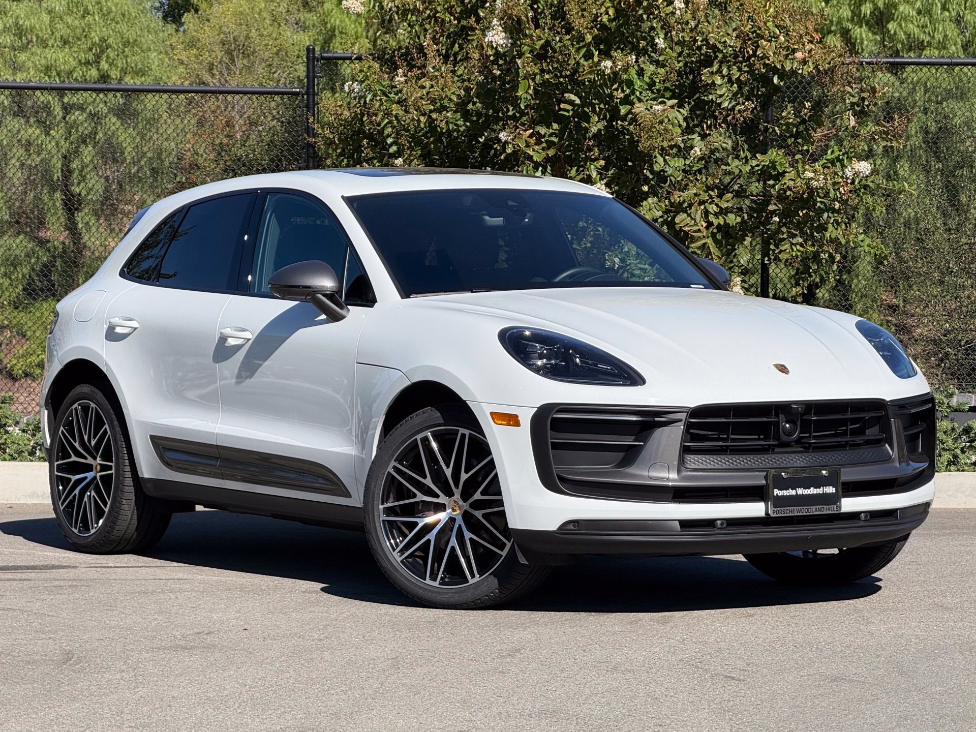 Used 2026 Porsche Macan Turbo AWD/4WD image 9