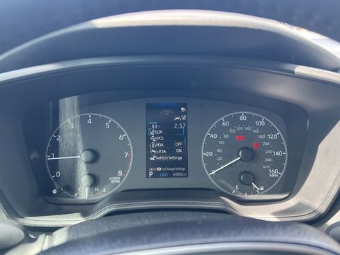 Used 2025 Toyota Corolla SE image 12