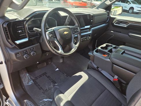Used 2022 Chevrolet Silverado 1500 LT AWD/4WD image 14