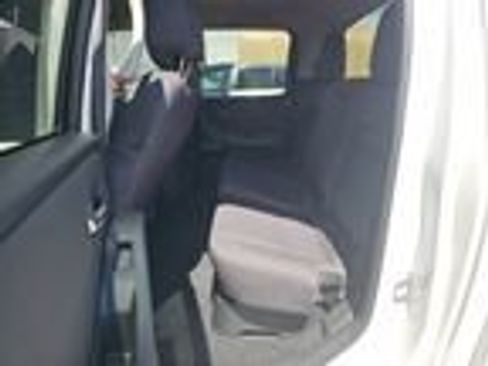 Used 2024 Nissan Frontier SV RWD image 6