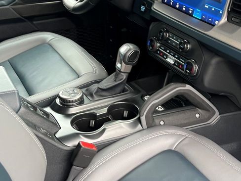 Used 2024 Ford Bronco Outer Banks image 13
