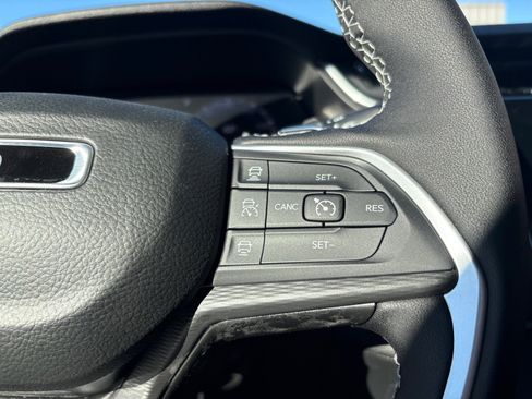 New 2025 Jeep Grand Cherokee Altitude image 15