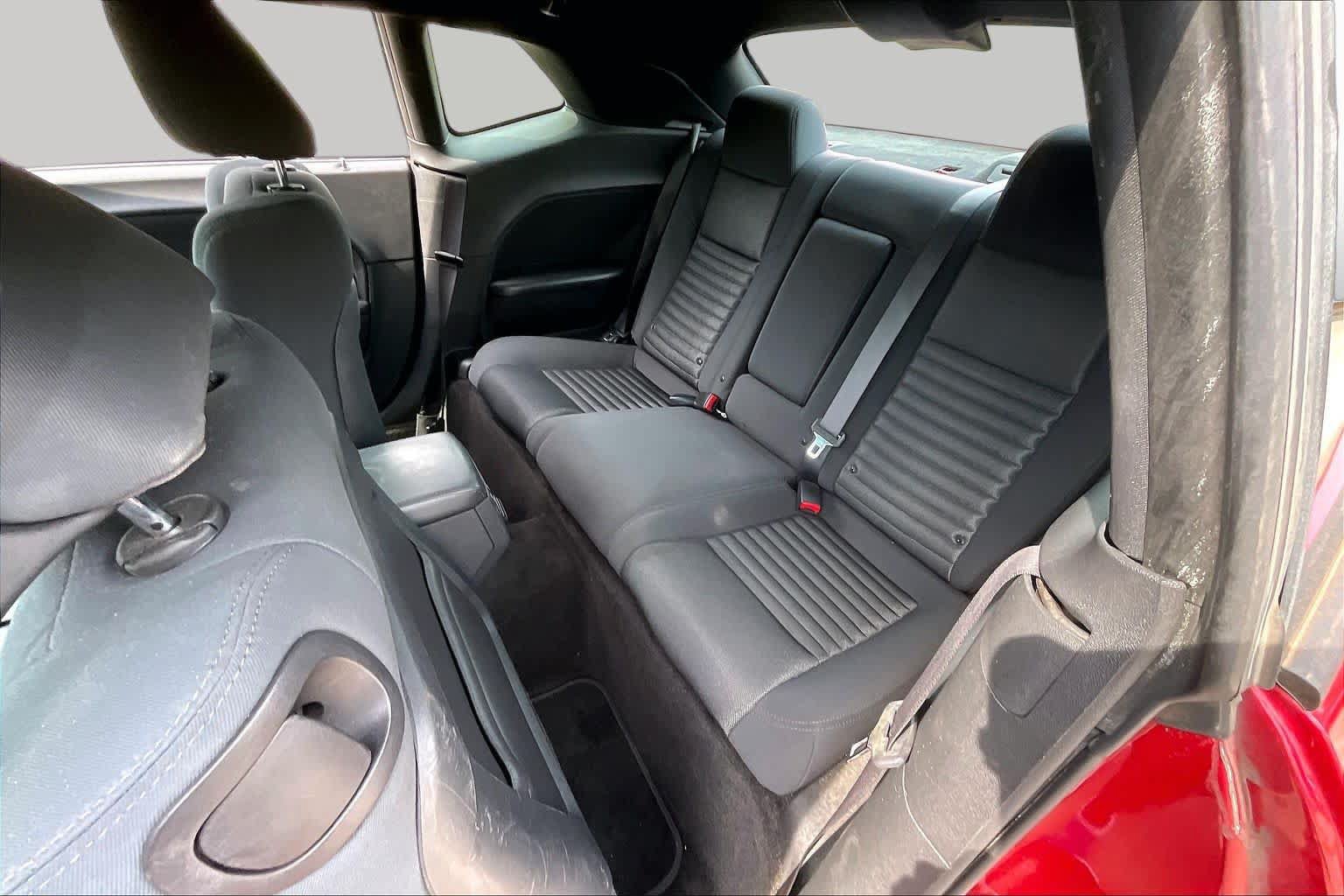 Used 2012 Dodge Challenger SXT RWD image 18
