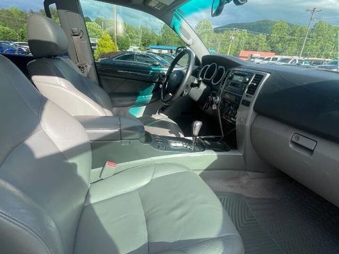 Used 2005 Toyota 4Runner Limited AWD/4WD image 18
