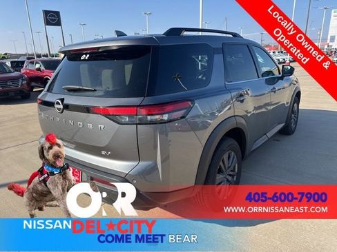 Used 2024 Nissan Pathfinder SV image 5