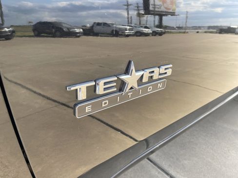 Used 2025 Chevrolet Silverado 2500 LT w/ Texas Edition image 13