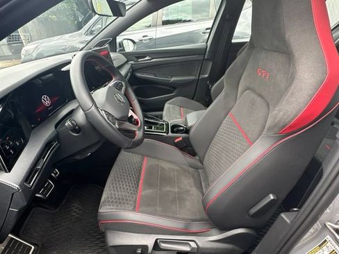 Used 2025 Volkswagen GTI SE FWD image 9