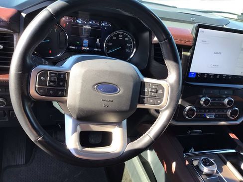 Used 2022 Ford Expedition Max Limited AWD/4WD image 17