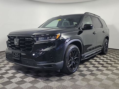 Certified 2025 Honda Pilot Black Edition image 12