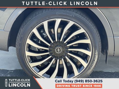 Certified 2023 Lincoln Nautilus Black Label w/ Class II Trailer Tow Package AWD/4WD image 11