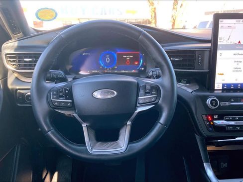 Used 2020 Ford Explorer Platinum w/ Premium Technology Package image 10