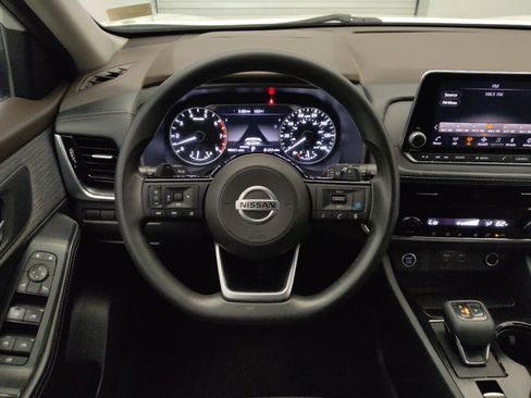 Used 2021 Nissan Rogue SV FWD image 22