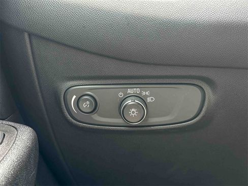 Used 2022 Chevrolet Equinox LT image 34