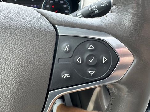 Used 2021 Chevrolet Traverse Premier FWD image 12