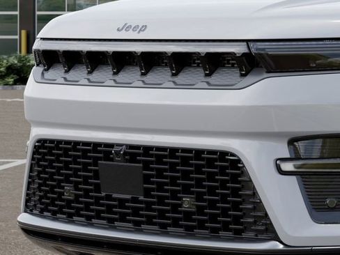 New 2026 Jeep Grand Wagoneer L Limited AWD/4WD image 11