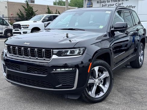 New 2026 Jeep Grand Cherokee Limited AWD/4WD image 3