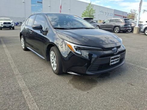 Used 2025 Toyota Corolla LE image 5